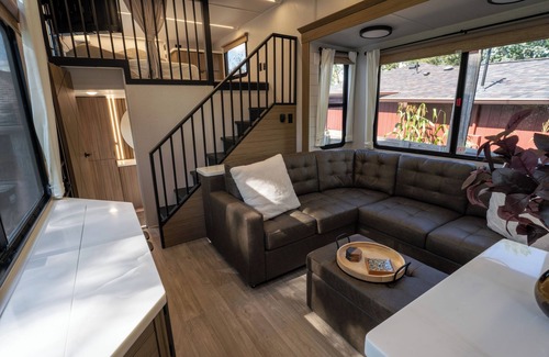 Big Lake Casa | Unwind in comfort at The Grand Legacy Lodge Luxury