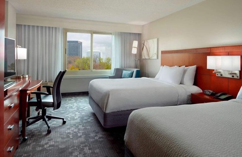 Home Park Hotel | Unwind in Midtown Atlanta's Hospitality! 4 Kid-friendly Units! W/ Pool Access!
