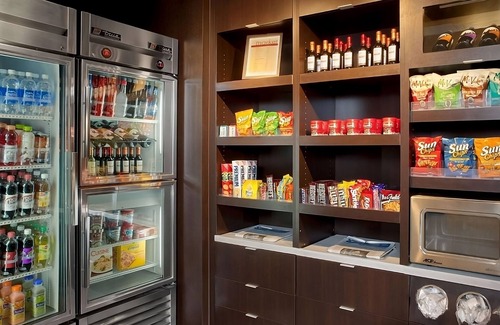 Home Park Hotel | Unwind in Midtown Atlanta's Hospitality! 4 Kid-friendly Units! W/ Pool Access!