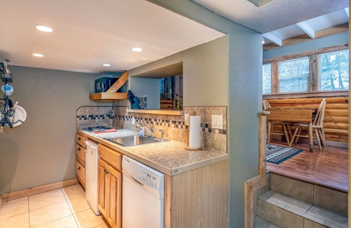 Estes Park Cabaña | Unwind in our charming cottage, perfect for a romantic getaway or solo retreat.