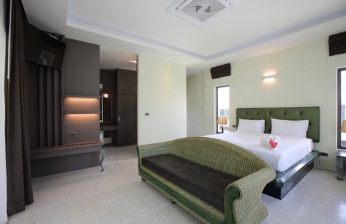 Khanom Complejo | Unwind in Peaceful Khanom: Comfortable Stays, Tasty Thai Cuisine