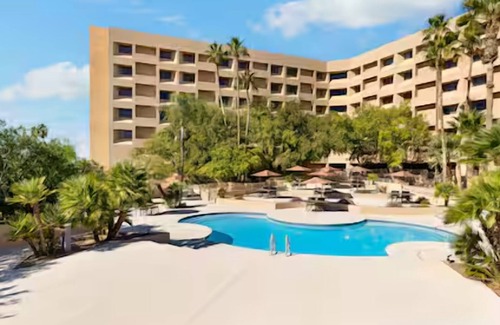 Tucson Casa | Unwind in Style: 2 Queens, Hilton Tucson East, Scenic Beauty, Pool Access