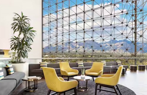 Tucson Casa | Unwind in Style: 2 Queens, Hilton Tucson East, Scenic Beauty, Pool Access