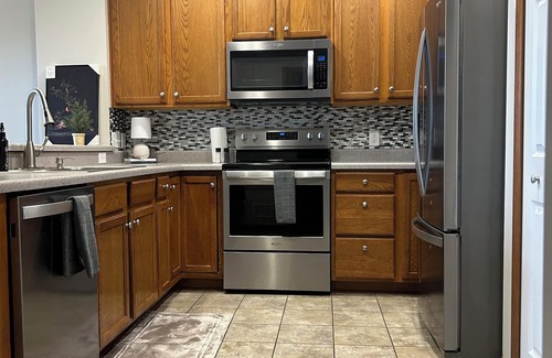 Blaine Casa | Unwind in style at our Cozy-lakefront townhome retreat. Conveniently located.