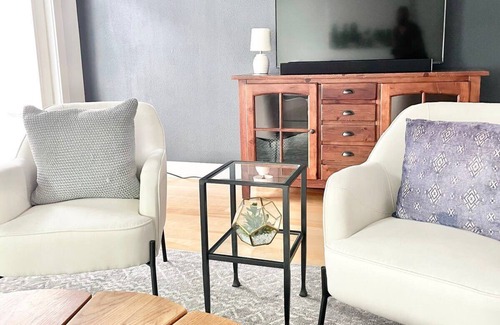 North Austin Civic Association Casa | Unwind in Style: North Austin Cozy Family Retreat