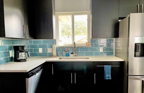 North Austin Civic Association Casa | Unwind in Style: North Austin Cozy Family Retreat