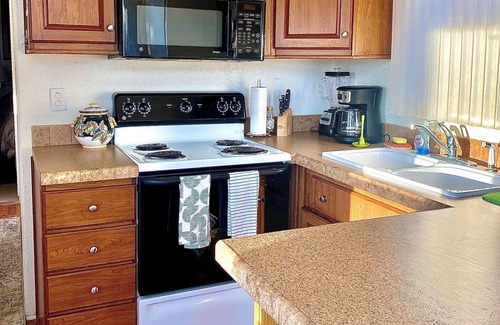 Bullhead City Casa | Unwind in the Charming Tiny House and soak in the amazing River Views!