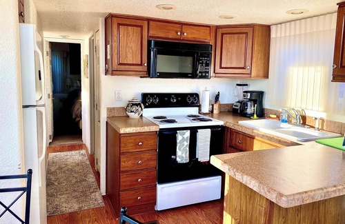 Bullhead City Casa | Unwind in the Charming Tiny House and soak in the amazing River Views!