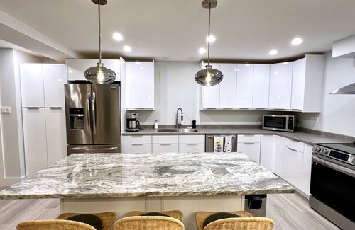 Regional District of Nanaimo Apartamento | UNWIND Q.B. New Deluxe 950 sq ft 1 Bedroom Garden Suite -Separate Entrance