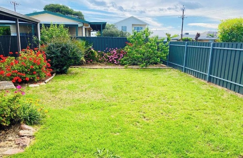 Port Willunga Casa | Unwind @ Retro-Vibe Pet Friendly