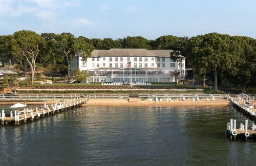 Shelter Island Heights Casa | Unwind with Stunning Ocean Views, Heated Pool and Spa Facility