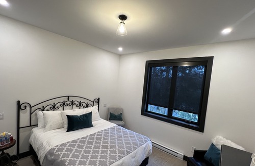 Cobble Hill Cama Y Desayuno | UnWined Bed & Breakfast - Walking distance to beaches and wineries