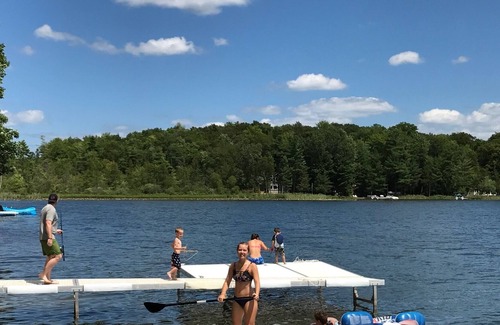 Traverse City Cabina | Up North, Comfortable Cabin steps from Bass Lake and Minutes from Traverse City!