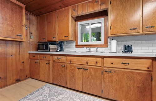 Traverse City Cabaña | Up-North Rustic Cottage on exclusive Old Mission Peninsula