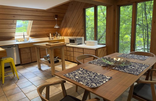 Suttons Bay Cabaña | Up North Treehouse