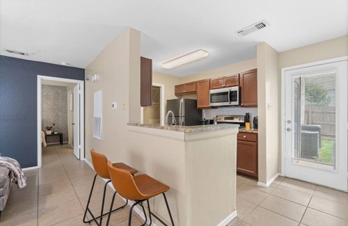 McNeil Casa | Up to 16 People - Lux Retreat