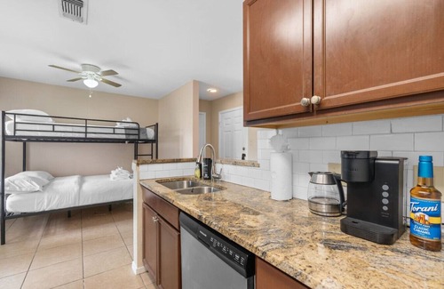 McNeil Casa | Up to 16 People - Lux Retreat
