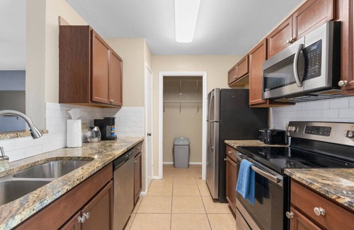McNeil Casa | Up to 16 People - Lux Retreat