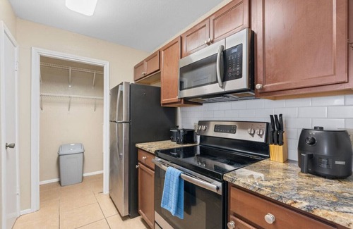 McNeil Casa | Up to 16 People - Lux Retreat