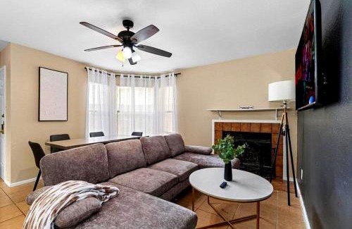 McNeil Casa | Up to 16 People - Lux Retreat