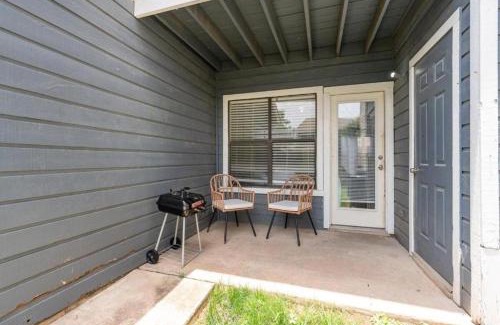 McNeil Casa | Up to 16 People - Lux Retreat