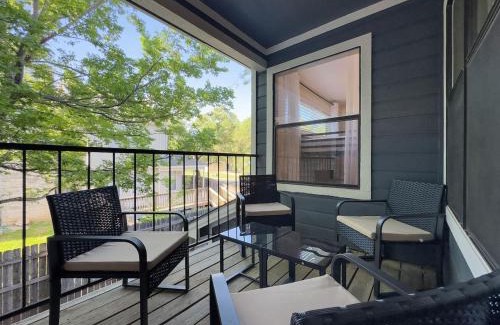 McNeil Casa | Up to 16 People - Mins 2 Downtown - Luxury Home