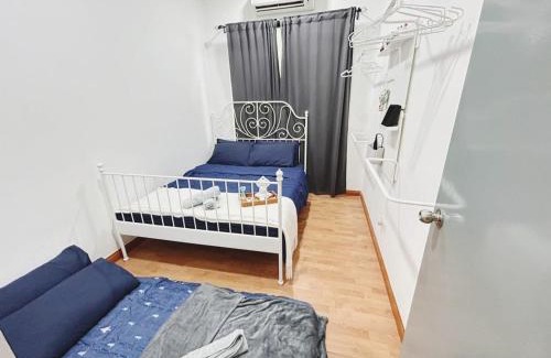 Taman Bukit Mewah Apartamento | Up to 6 Pax, Next to Paradigm mall JB with Big Patio & Pool Access