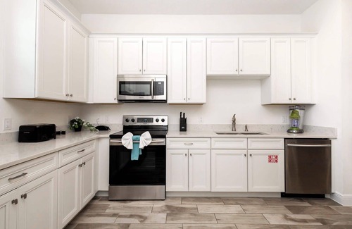 West Kissimmee Cabaña | Up to Scale With Margaritas