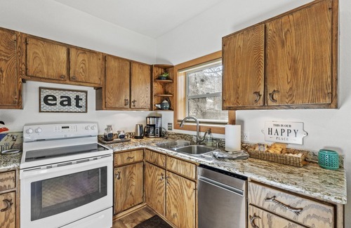 Ouray Condominio | "Updated 1 bed 1 bath Downtown Ouray Condo w/AC.”