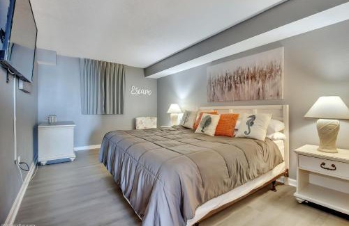 Atlantic Beach Apartamento | Updated 1 BR Oceanfront Condo in Baywatch!