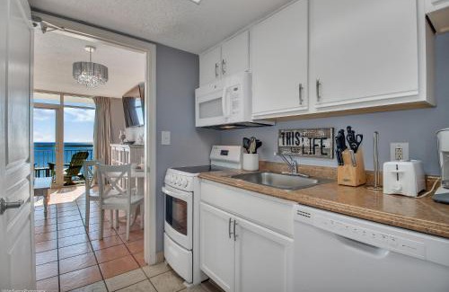Atlantic Beach Apartamento | Updated 1 BR Oceanfront Condo in Baywatch!