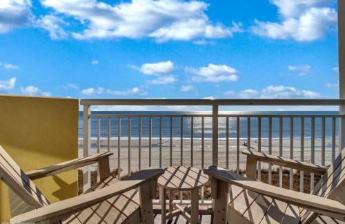 Atlantic Beach Apartamento | Updated 1 BR Oceanfront Condo in Baywatch!
