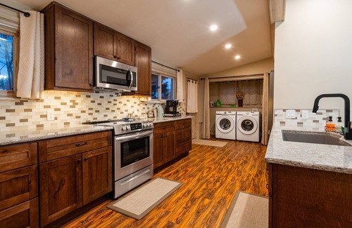 Cripple Creek Casa | Updated*1895 Victorian*Modern Kitchen*MTN Views