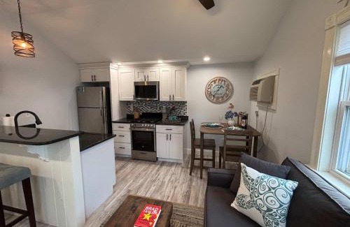 Wells Casa | Updated 1bd Cottage - Pool Jacuzzi and More