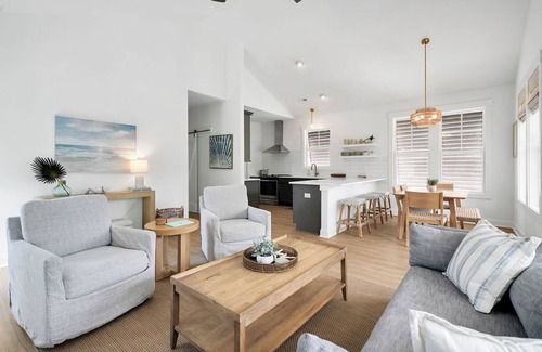 Wilmington Beach Casa | Updated/2min Walk to Beach/Private Pool/Golf Cart/Lush Yard/Table Games