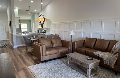 Sarasota Condominio | Updated 2nd Floor Condo 12 miles from Siesta Key Beach