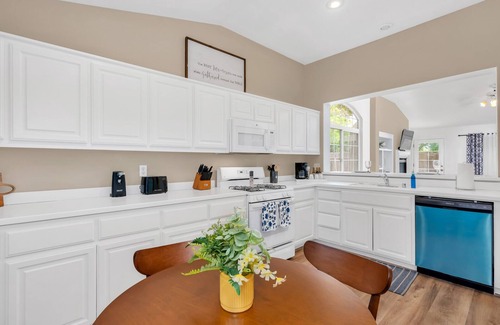 Merced Casa | Updated 3 BDR Home in Historic Merced – Gateway to Yosemite!