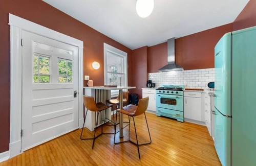 Wrigleyville Apartamento | Updated 3 Bedroom Chicago Historic Andersonville