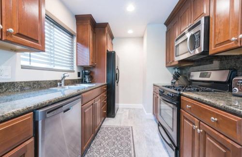 Santa Ana Heights Casa | Updated 3Br W Oceanview Rooftop Deck Steps To Beach By Beachview Rentals