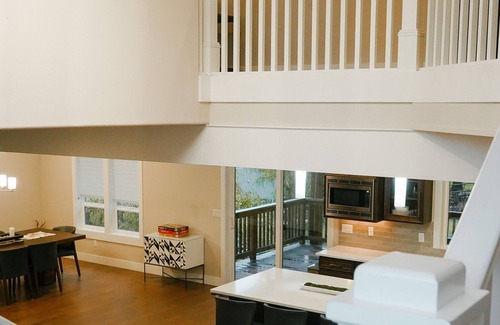 Washougal Casa | Updated and Modern Family Stay, Gateway to The Columbia River Gorge!