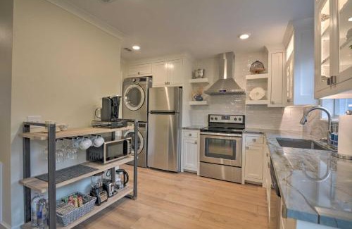 Downtown Casa | Updated and Modern House Less Than 1 Mi to Dtwn Bentonville!