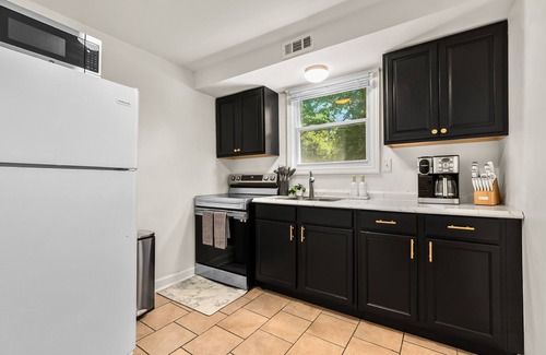Plymouth Casa | Updated and Stylish 2BR Home with King Bed <1 mile to Downtown Plymouth!