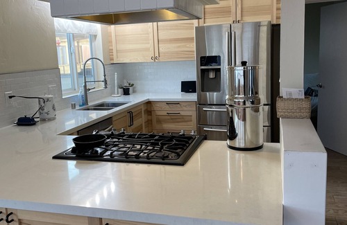 Imperial Beach Condominio | Updated Beach Bungalow 2bd/ 1 bath steps from beach with private balcony