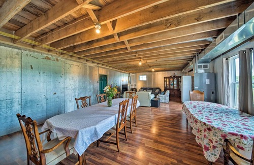 Berger Cabaña | ¡Berger Cottage actualizado con piscina en una granja privada!