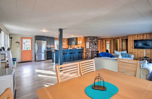 Bristol Casa | ¡NUEVO! Lakehouse renovado con kayaks y acceso a la playa.