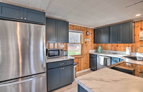 Bristol Casa | ¡NUEVO! Lakehouse renovado con kayaks y acceso a la playa.