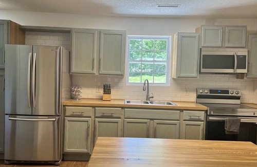 Spindale Casa | Updated Bungalow with Small Town Charm - 12.5 Miles from Tryon Equestrian Center