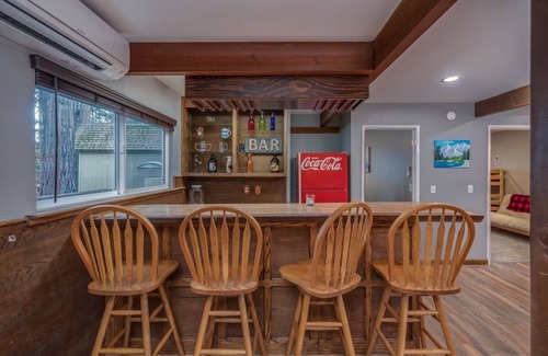 Arnold Cabina | Updated Cabin-AC-game room- room for 2 families-Dogs Welcome