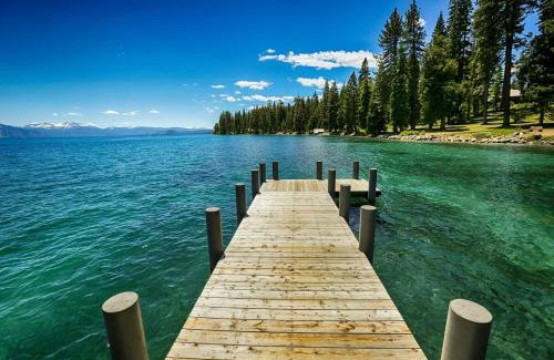 Lake Forest Casa | Updated Cabin for 8 Lake View Big Deck Great Location