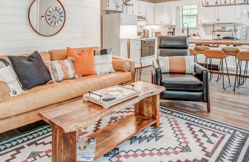 Counce Cabina | Updated Cabin with Hot Tub!